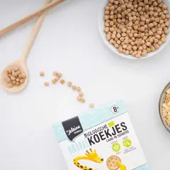 Kichererbsen sind von Natur aus glutenfrei. Hier sind Kichererbsen, Haferflocken und Kekse für Babys.
