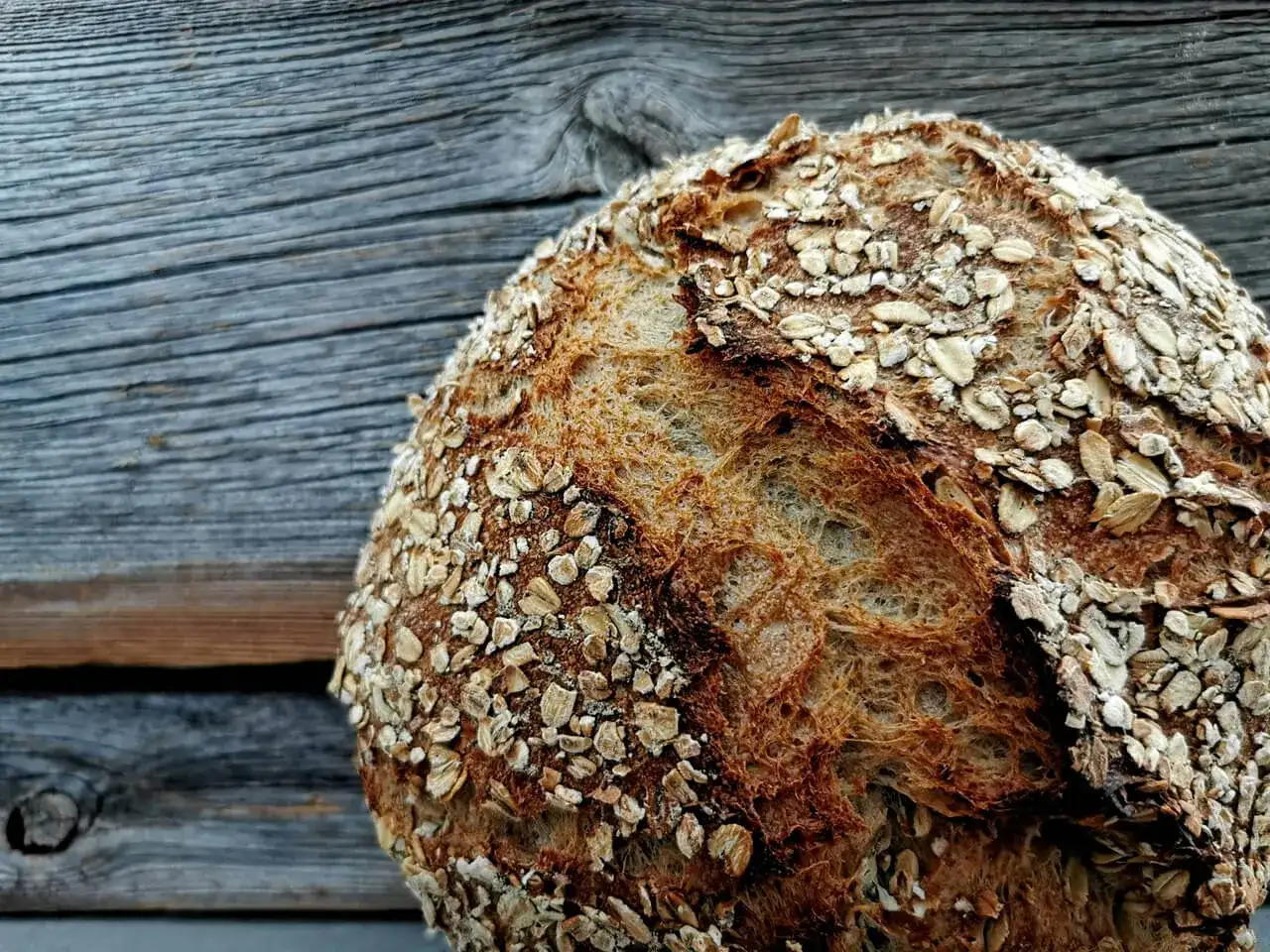 Reines Haferbrot backen - saftiges Rezept ohne Weizen